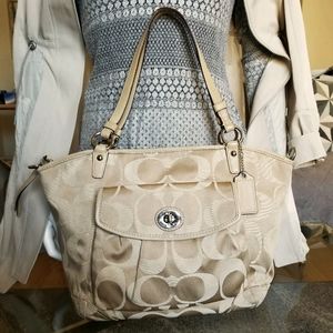 Beautiful COACH Signature Tote